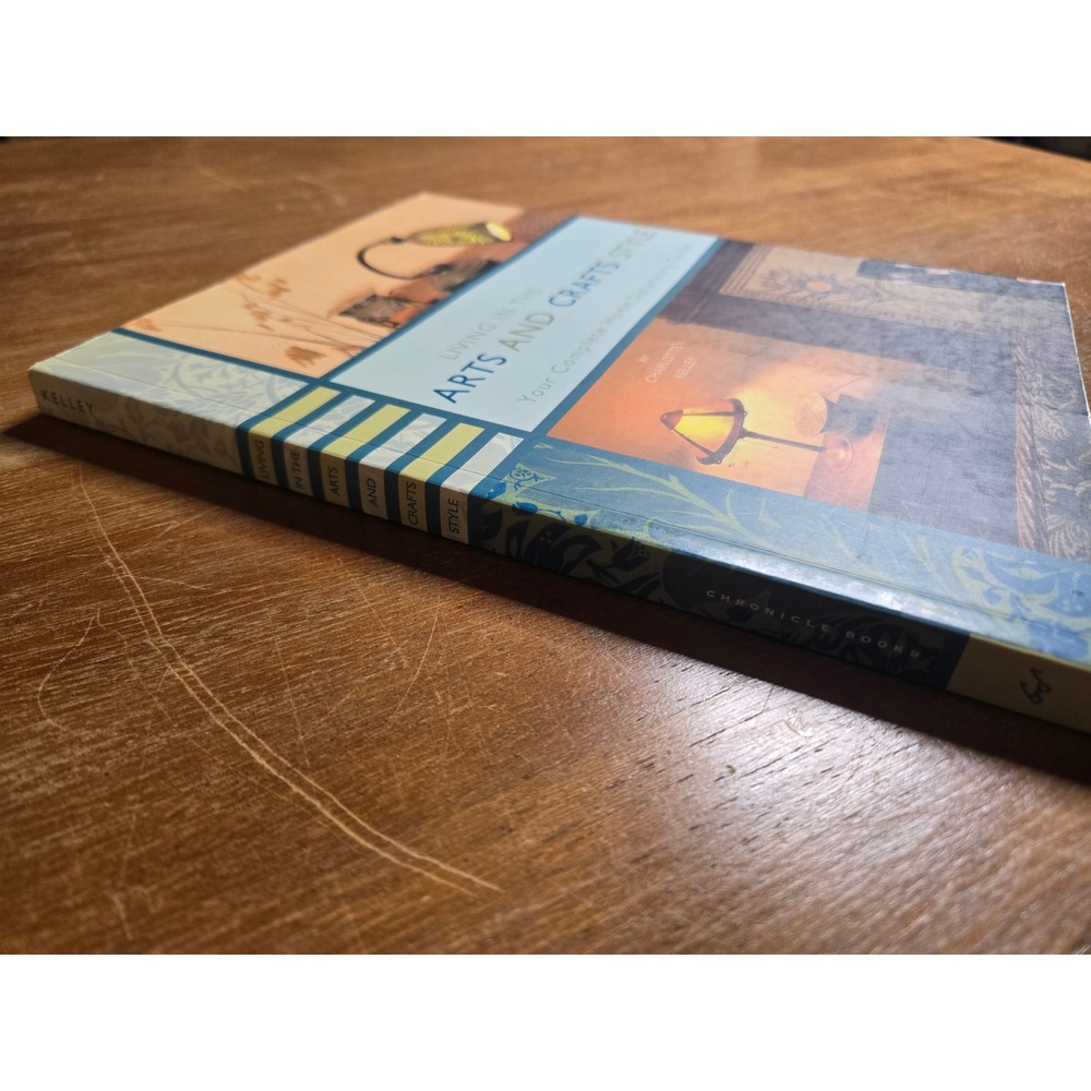 Chronicle Books Living in the Arts and Crafts Style Charlotte Kelley PB Book - Picture 3 of 9